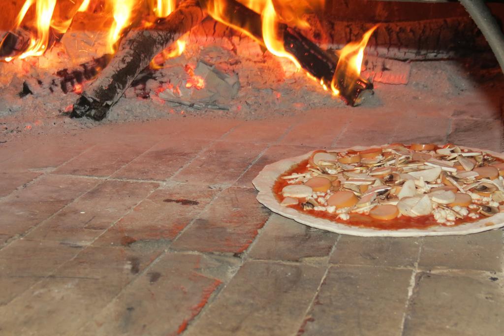 Pizza Italy Restaurant And Guesthouse Pattaya Eksteriør bilde